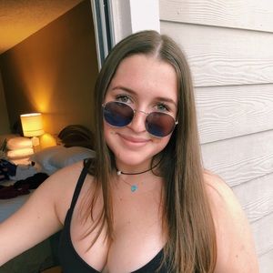 Meet your Posher, Alana